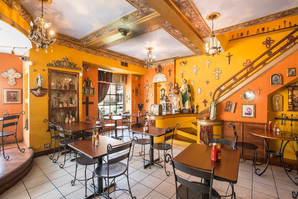 La Catedral Cafe & Restaurant